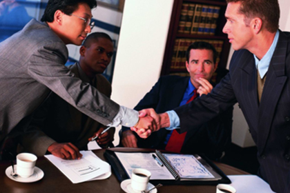 信用卡欠款情况下能否办理销户手续？